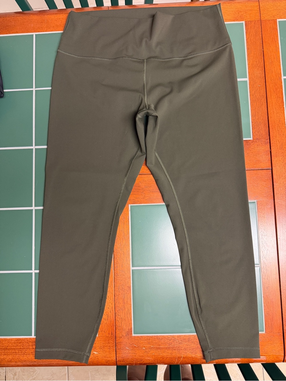 Lululemon High-Waist Olive Green Leggings Capri size 14